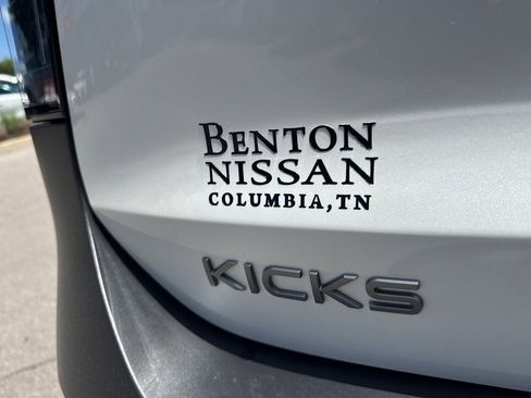 Used 2025 Nissan Kicks SR FWD image 42