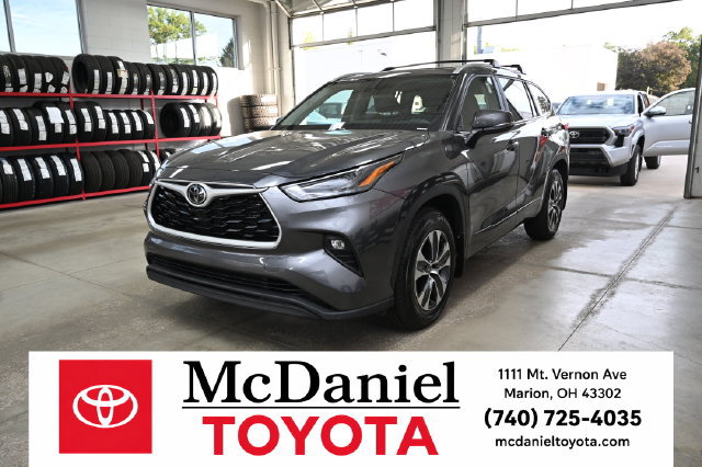 Used 2023 Toyota Highlander XLE AWD/4WD image 1