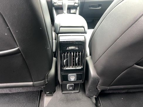 Used 2024 Jeep Compass Latitude w/ Sun and Sound Group image 28