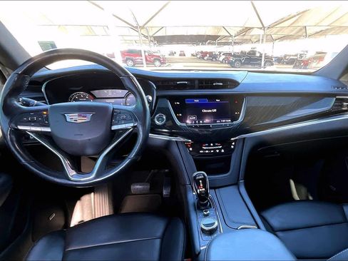 Used 2020 Cadillac XT6 Premium Luxury image 14