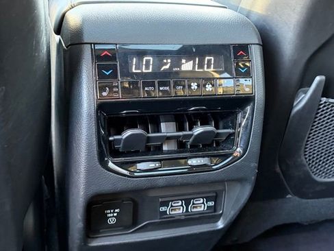 Used 2023 Jeep Grand Cherokee Overland w/ Luxury Tech Group IV image 19