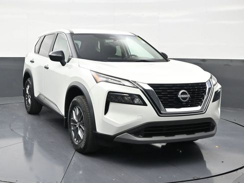 Used 2023 Nissan Rogue S FWD image 7