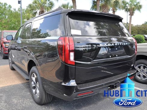 New 2027 Ford Expedition Max Active RWD image 3