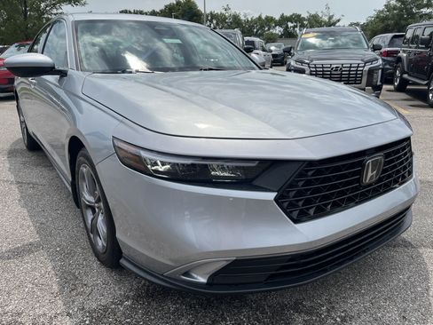 Used 2024 Honda Accord EX image 3