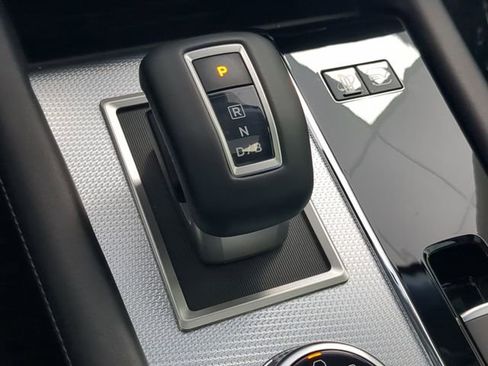 New 2025 Mitsubishi Outlander SEL image 30