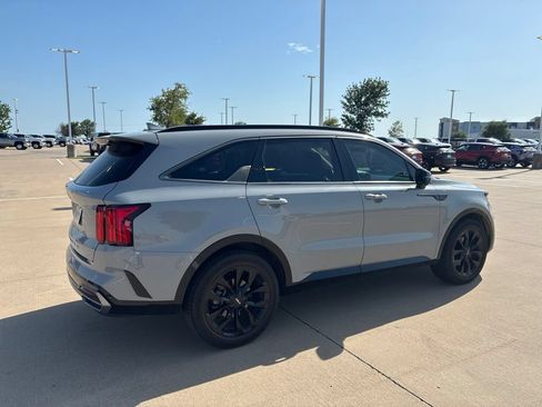 Used 2022 Kia Sorento SX FWD image 4