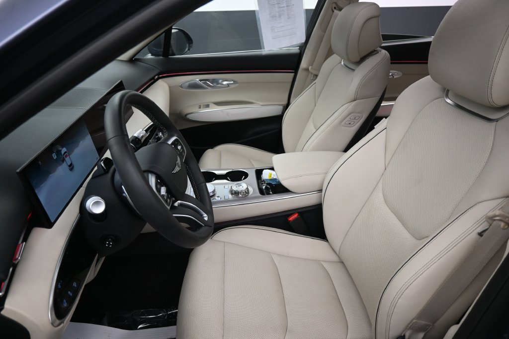 Used 2026 Genesis GV70 2.5T Advanced AWD/4WD image 26