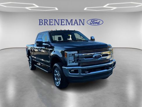 Used 2019 Ford F250 Lariat w/ Lariat Ultimate Package image 3