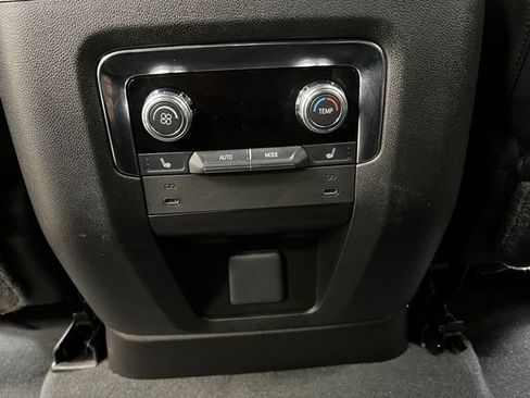 Used 2025 GMC Yukon XL Denali image 50