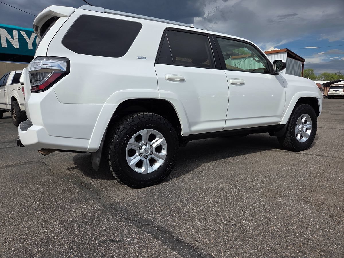 Used 2018 Toyota 4Runner SR5 AWD/4WD image 7