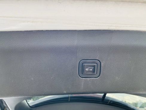 Used 2019 Buick Enclave Avenir w/ Avenir Technology Package image 11