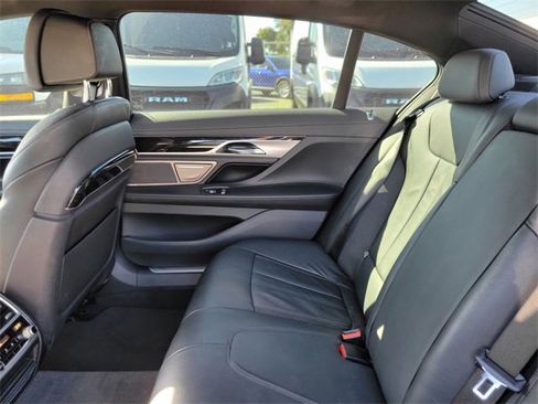 Used 2019 BMW 740i w/ M Sport Package image 8
