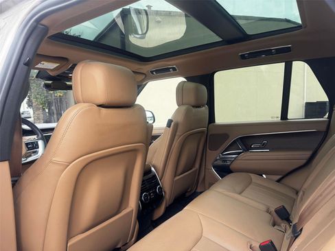 Certified 2023 Land Rover Range Rover SE image 16