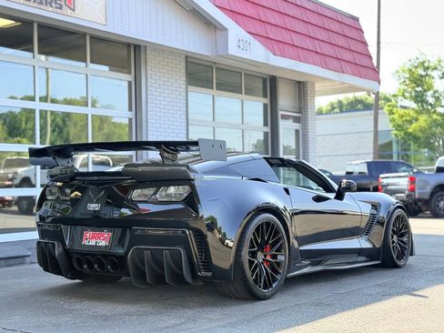 Used 2016 Chevrolet Corvette Z06 w/ 3LZ Preferred Equipment Group RWD image 3