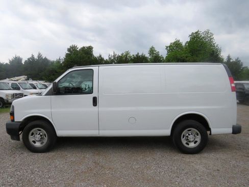 Used 2019 Chevrolet Express 2500 w/ Driver Convenience Package RWD image 8