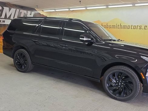 Used 2025 Lincoln Navigator L Reserve w/ Jet Appearance Package AWD/4WD image 22