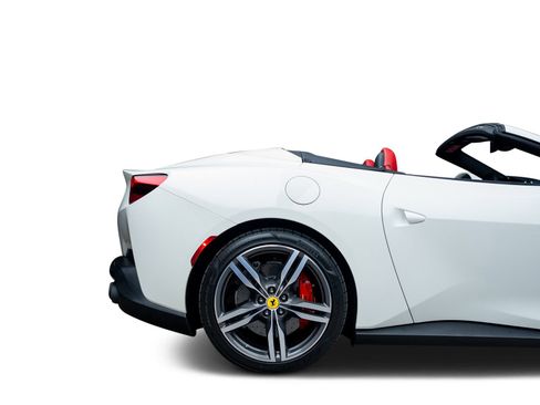 Used 2019 Ferrari Portofino RWD image 31