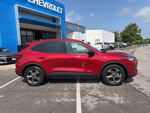 Used 2025 Ford Escape ST-Line w/ Equipment Group 301A FWD image 2