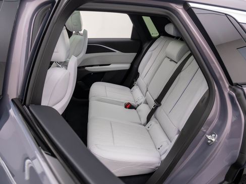 New 2026 Cadillac Lyriq Luxury image 18