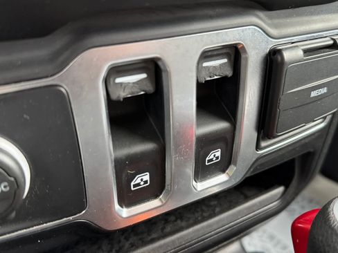 Used 2020 Jeep Wrangler Sport image 15