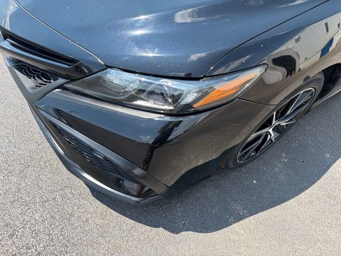 Used 2021 Toyota Camry SE FWD image 16