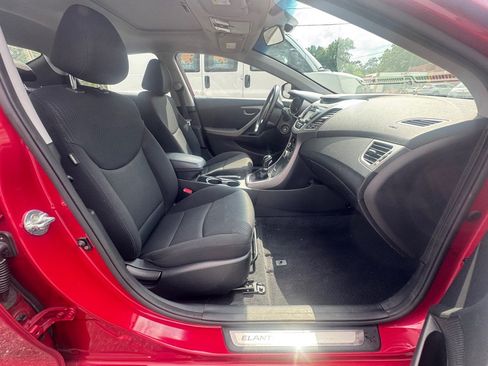 Used 2015 Hyundai Elantra SE w/ Option Group 03 FWD image 11