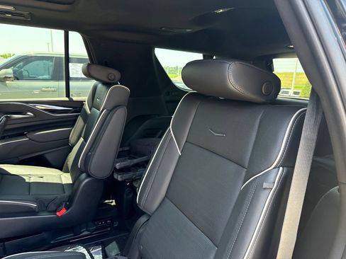 Used 2022 Cadillac Escalade Sport RWD image 12