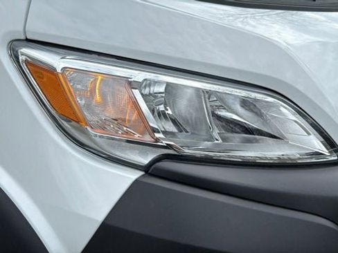 Used 2025 RAM ProMaster 2500 w/ Premium Convenience Group FWD image 9