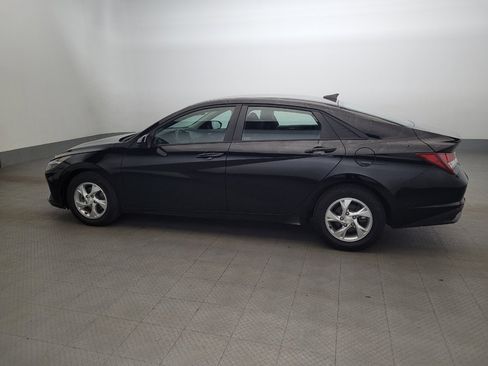 Used 2023 Hyundai Elantra SE FWD image 3