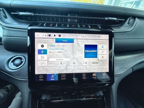 Used 2023 Jeep Grand Cherokee Overland image 14