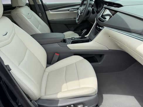 Certified 2024 Cadillac XT5 Premium Luxury AWD/4WD image 19