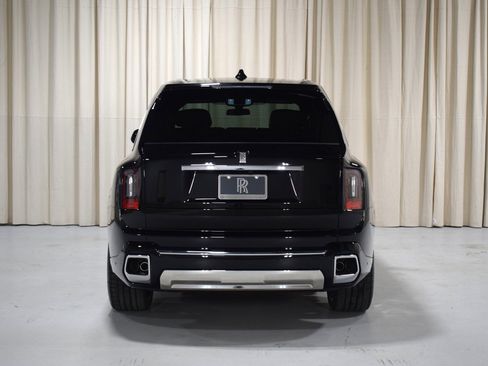 New 2026 Rolls-Royce Cullinan image 11