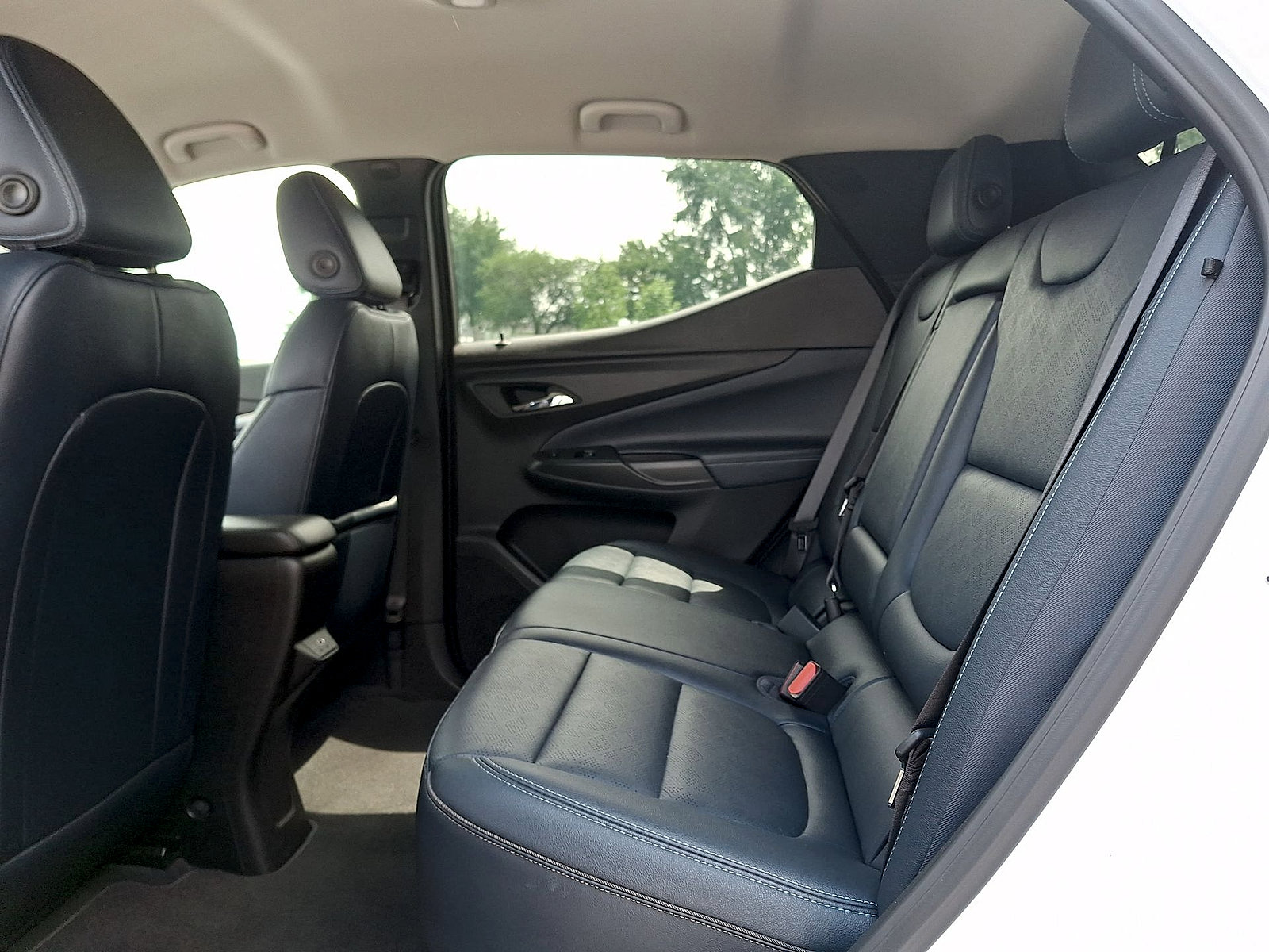 Used 2023 Chevrolet Bolt EUV Premier FWD image 20
