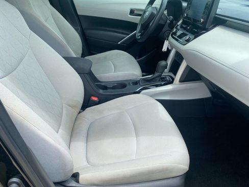Used 2022 Toyota Corolla Cross L FWD image 32