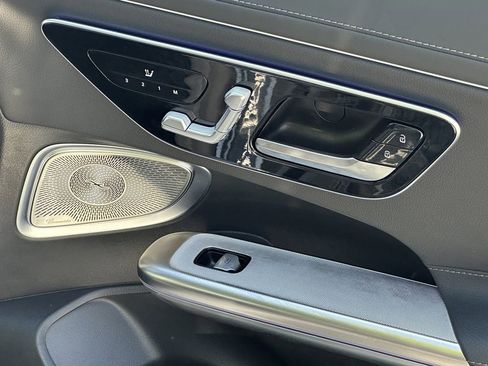 Certified 2025 Mercedes-Benz CLE 300 4MATIC Coupe image 17