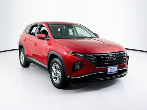 Used 2023 Hyundai Tucson SE AWD/4WD image 3