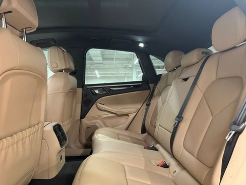 Certified 2026 Porsche Macan AWD/4WD image 29