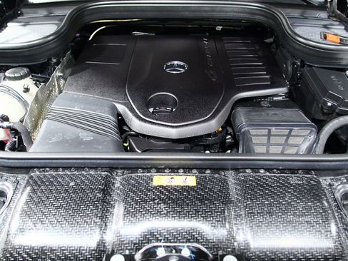 Certified 2025 Mercedes-Benz GLS 450 4MATIC image 31