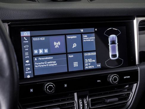 Certified 2023 Porsche Macan image 22