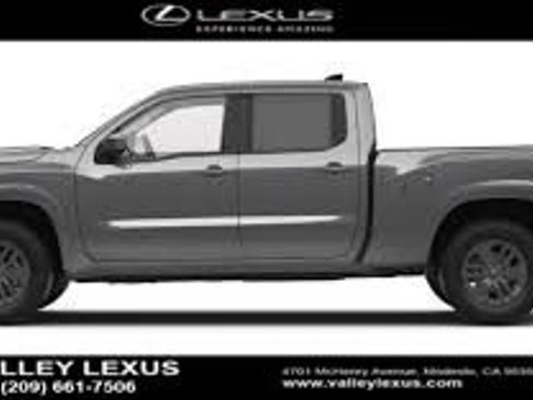 Used 2025 Nissan Frontier SV image 11