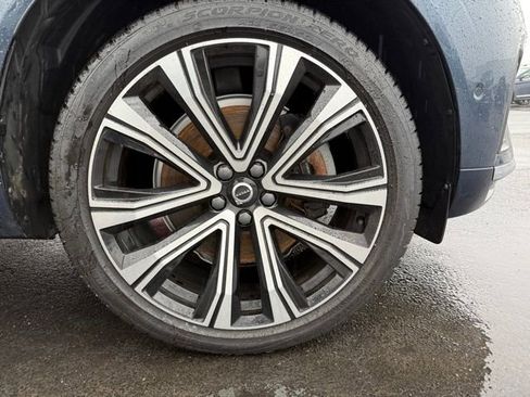Used 2023 Volvo XC60 T8 Ultimate w/ Climate Package image 5