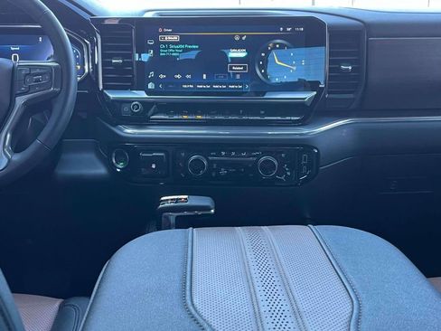Certified 2023 Chevrolet Silverado 1500 High Country w/ Technology Package AWD/4WD image 14