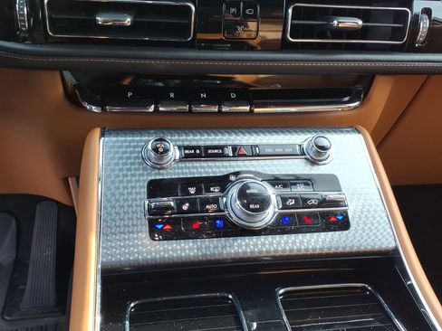 Used 2024 Lincoln Aviator Black Label w/ Jet Package image 18