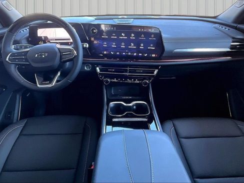 New 2026 Chevrolet Traverse Z71 w/ Enhanced Driving Package AWD/4WD image 2