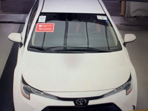 Used 2025 Toyota Corolla LE image 2