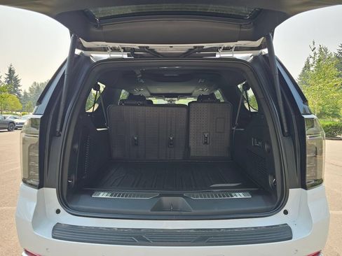 New 2026 Chevrolet Suburban High Country AWD/4WD image 19