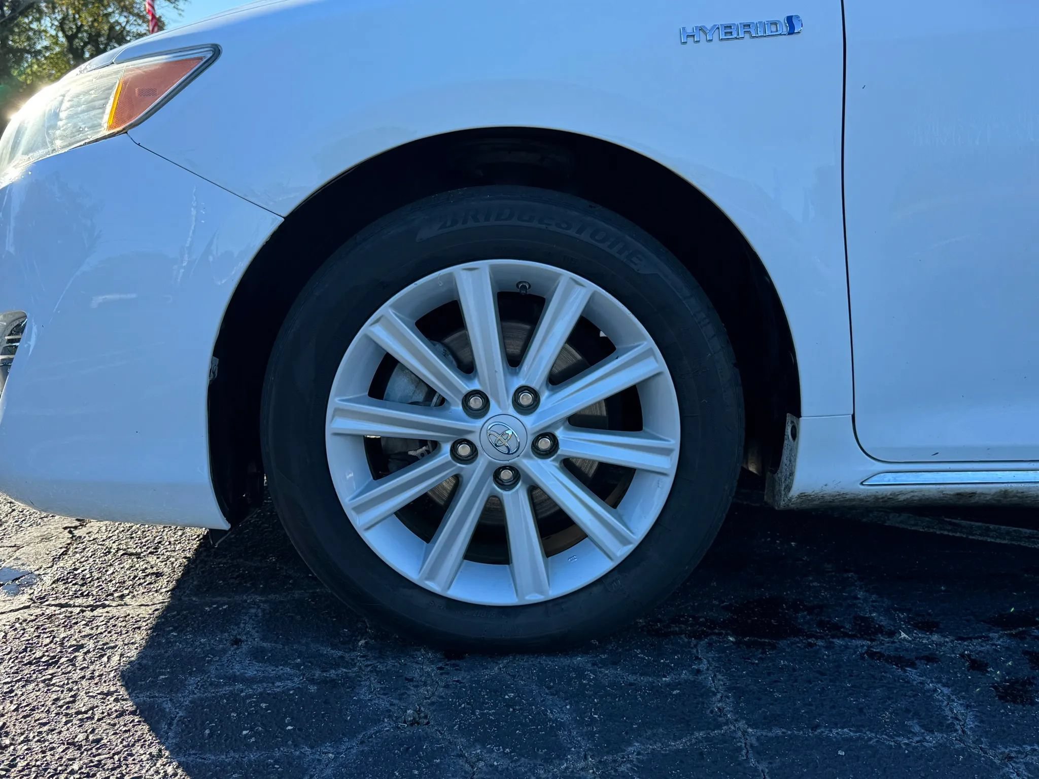 Used 2014 Toyota Camry XLE w/ Leather Package FWD image 2