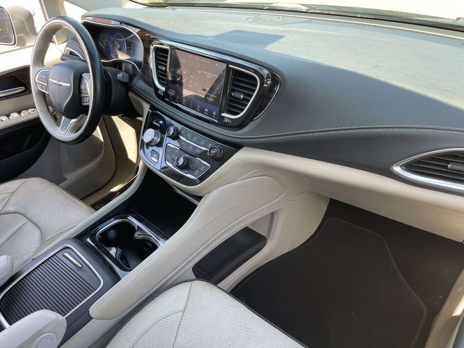 Used 2021 Chrysler Pacifica Limited w/ Premium & Safety Sphere Group AWD/4WD image 14