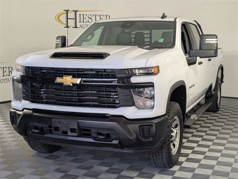 Used 2024 Chevrolet Silverado 3500 W/T image 4