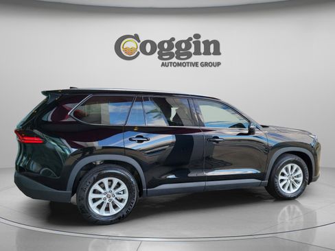 Certified 2025 Toyota Grand Highlander XLE image 4